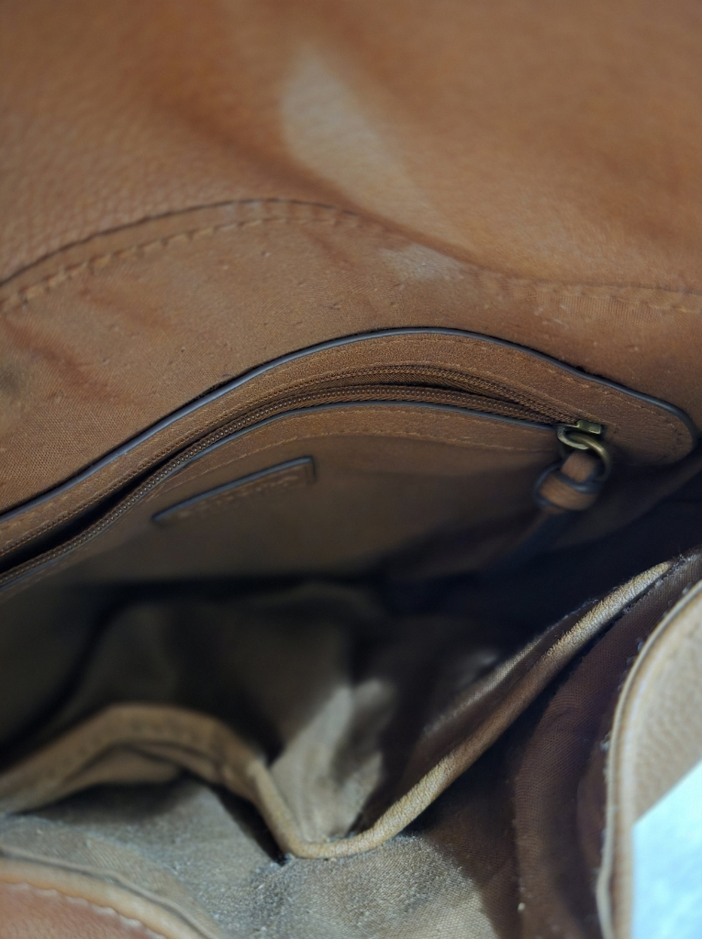 Everyday Faux Leather Crossbody Bag in Brown EUC - Picture 6 of 7